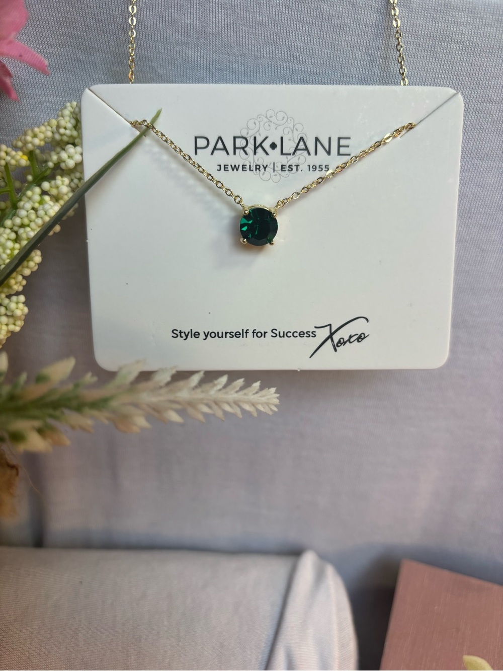 Park Lane Impression Gold Necklace with Emerald-Green Solitaire - Picture 3 of 6